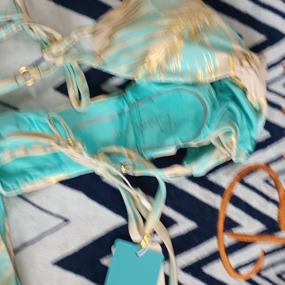 Beach Bunny Fine Lines Brand New Swimsuit - Picture 8 of 11